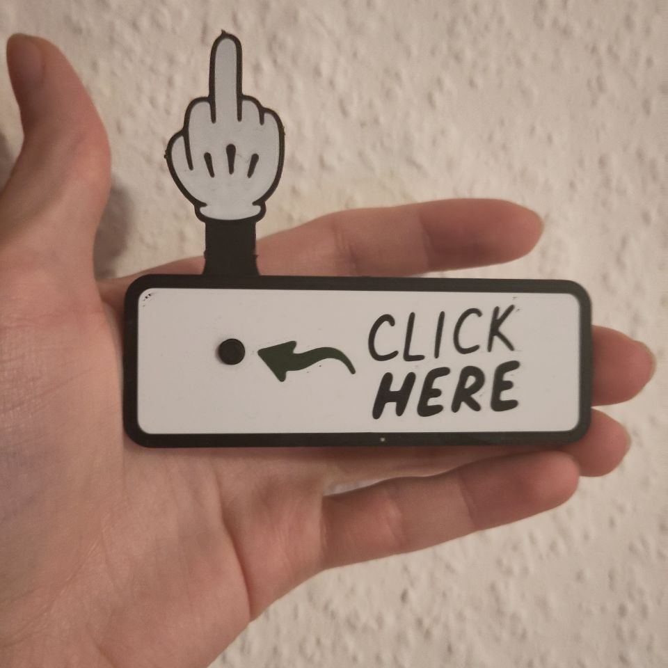 LOVILDS™The "Click Here" Surprise Button - Hilarious Prank Toy