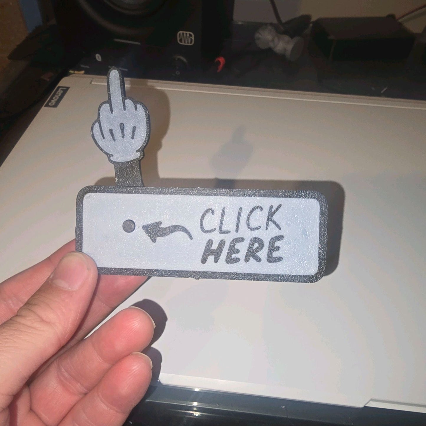LOVILDS™The "Click Here" Surprise Button - Hilarious Prank Toy